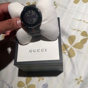 Men’s Gucci wrist watch